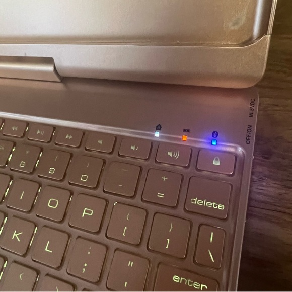 iPad Keyboard Case Wireless Bluetooth 9.7” Backlit Keyboard - Picture 11 of 11